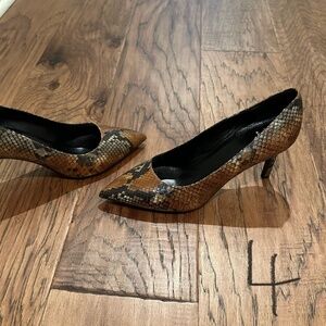 Aquatalia Melina pumps in snake skin print, size 9M